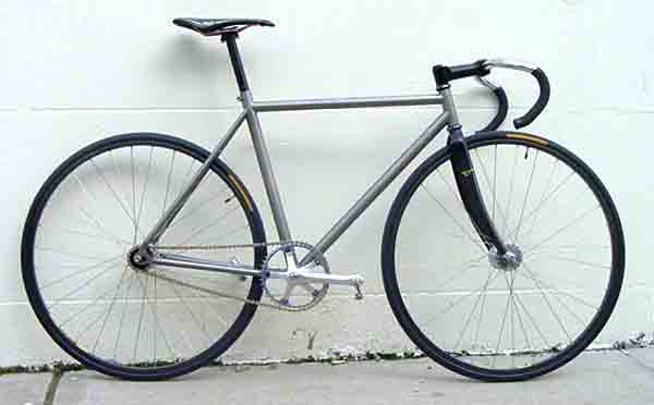 fuji titanium road bike
